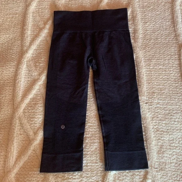 Lululemon Cropped Leggings - Picture 2 of 5